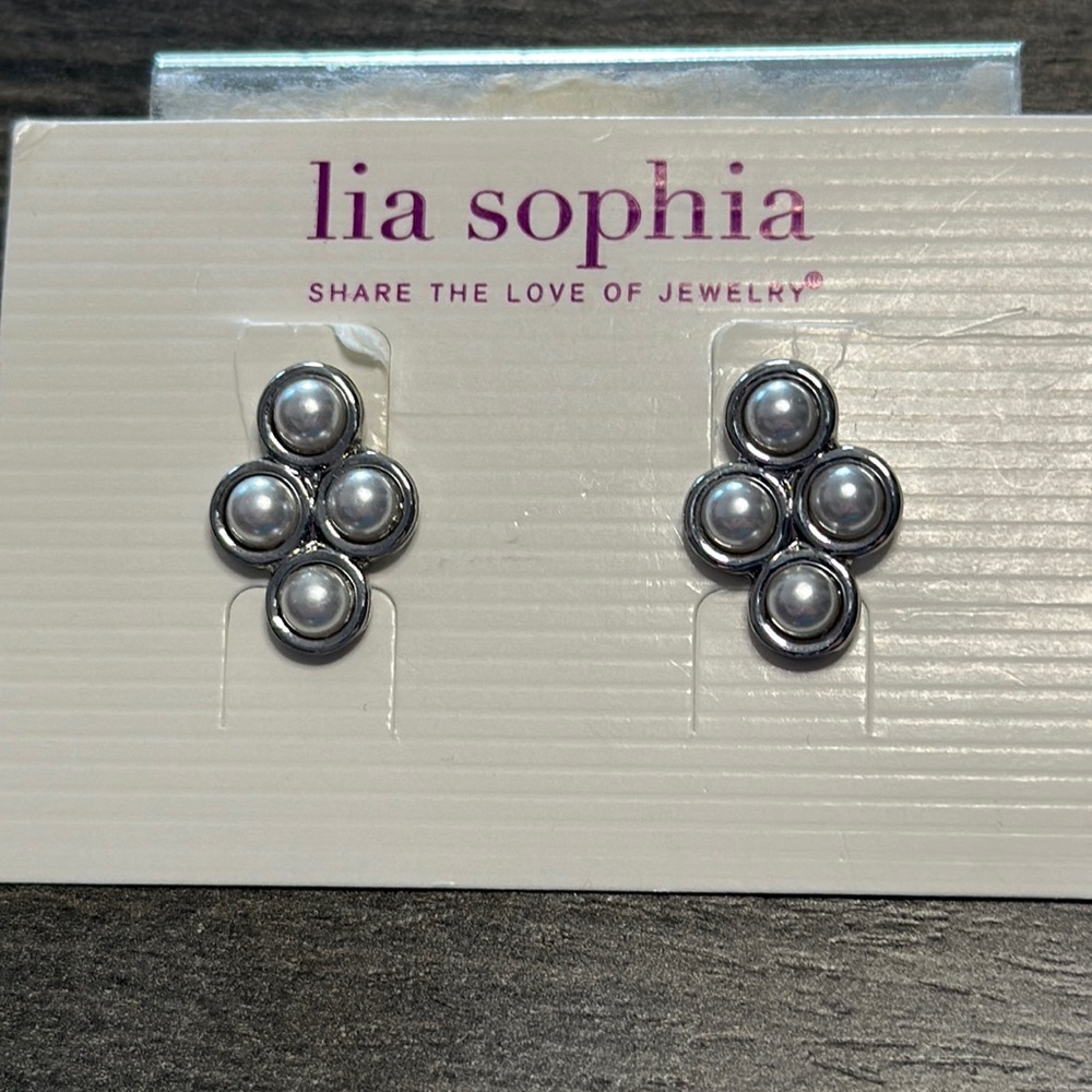 Lia sophia Petit Four earrings